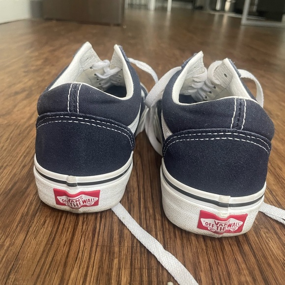 Vans - Picture 3 of 3